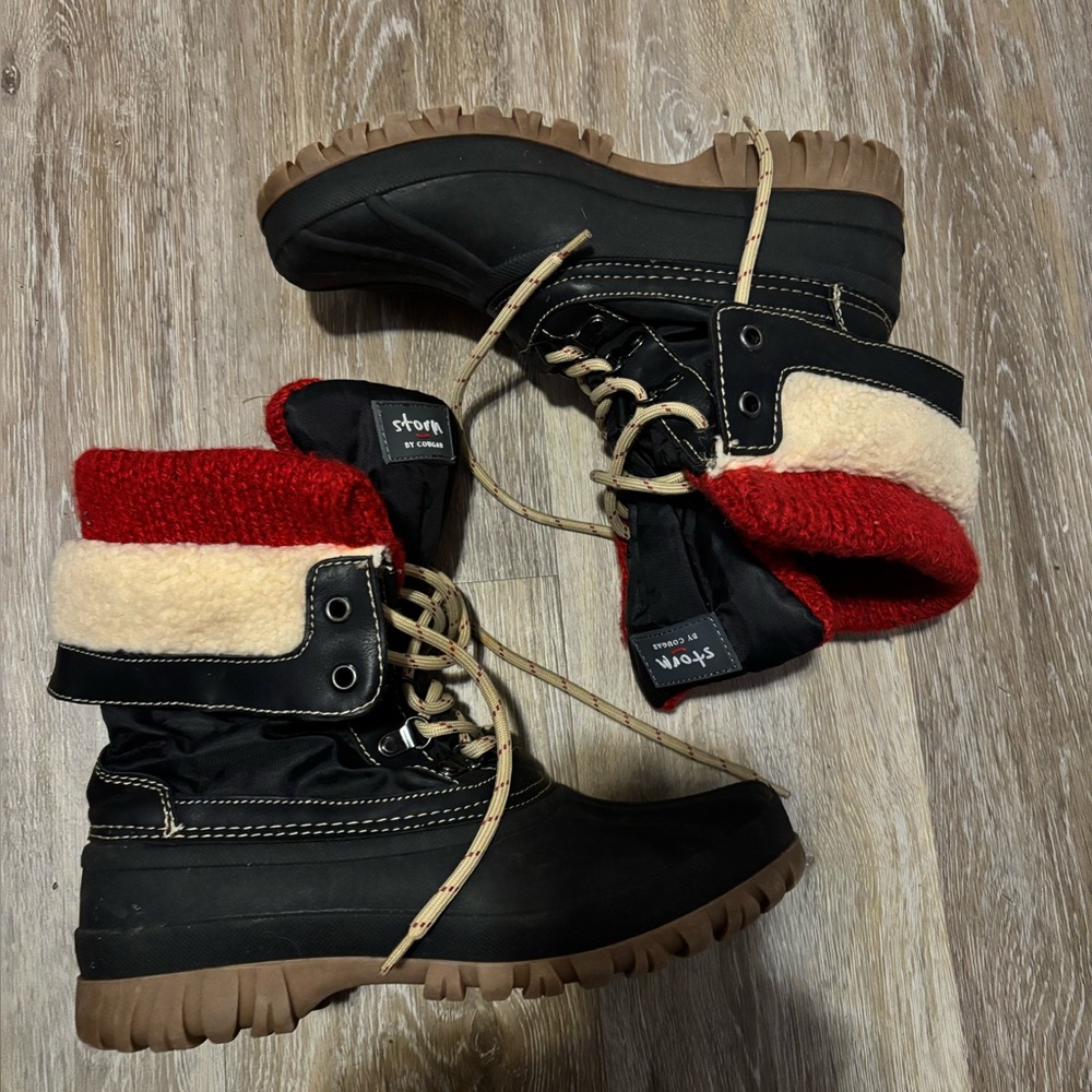 Cougar Black and Red Winter Boots